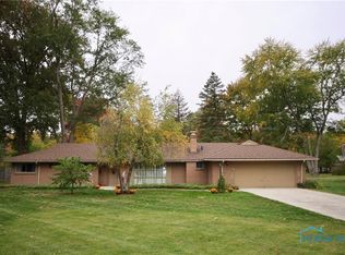 3453 Scarsborough Rd, Toledo, OH 43615