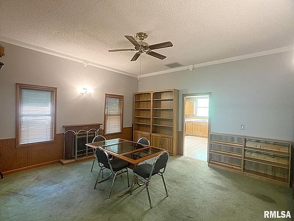5th image of 502 W Kennicott St