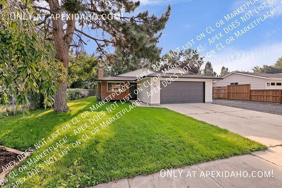 249 S Harlan Pl