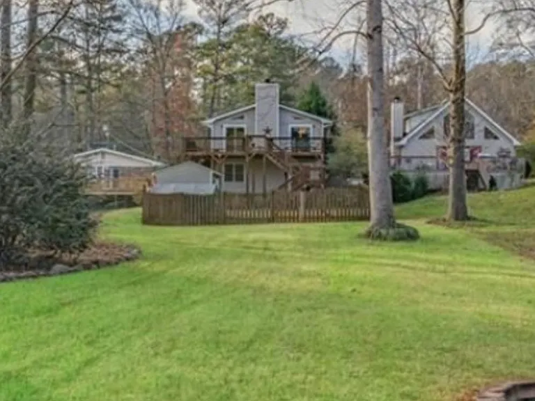 628 Lake Dr — Photo 9