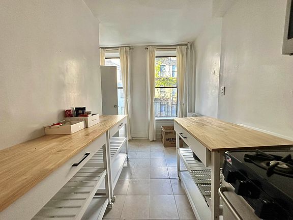 4th image of 451 W 46th St #5