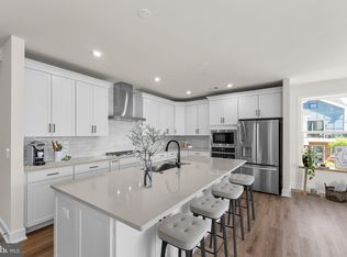 23679 Bolton Cres #12-201, Ashburn, VA 20148
