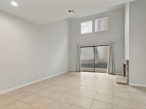 5th image of 11001 Wurzbach Rd. #402