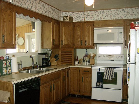 4th image of 627 Park Ave