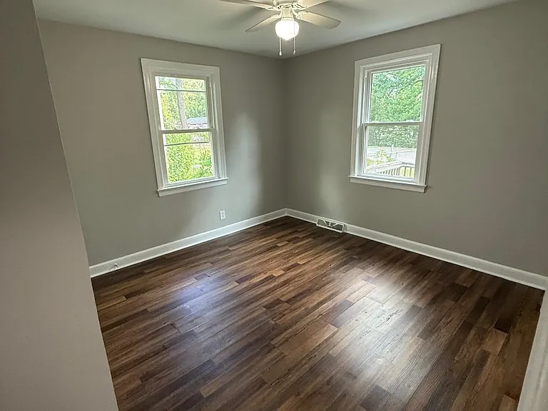 228 Lakeside Ave — Photo 9