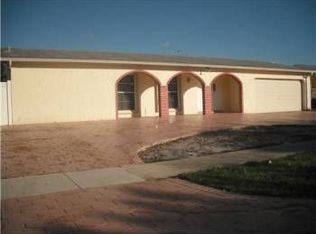 811 NW 89th Ter, Pembroke Pines, FL 33024