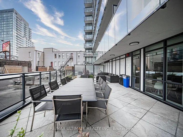 318 King St E #1108 — Photo 27