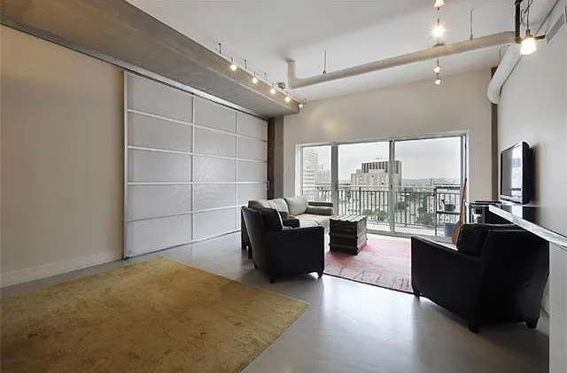 800 Brazos St #1301 — Photo 4