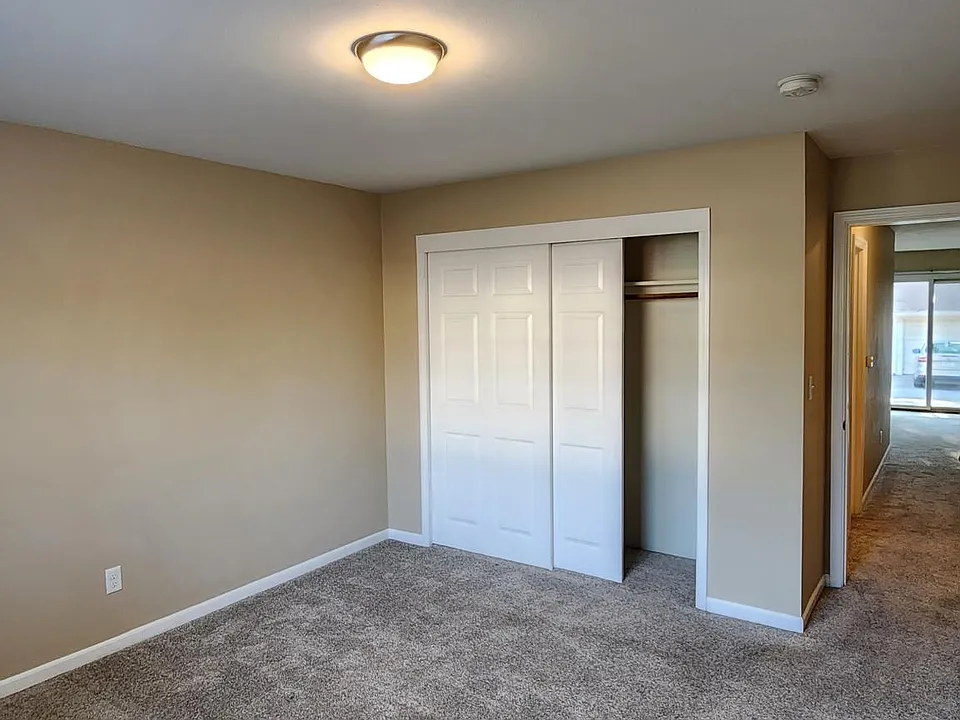 427 S Walnut Ave #3