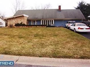 15 Windsor Ln, Willingboro, NJ 08046