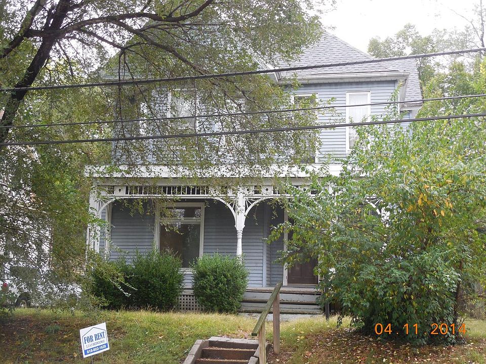 2nd image of 1011 Phinney Ave