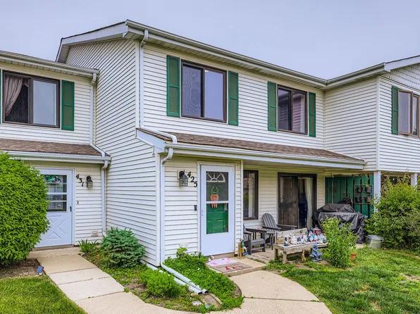 425 Harrison Ct, Vernon Hills, IL 60061