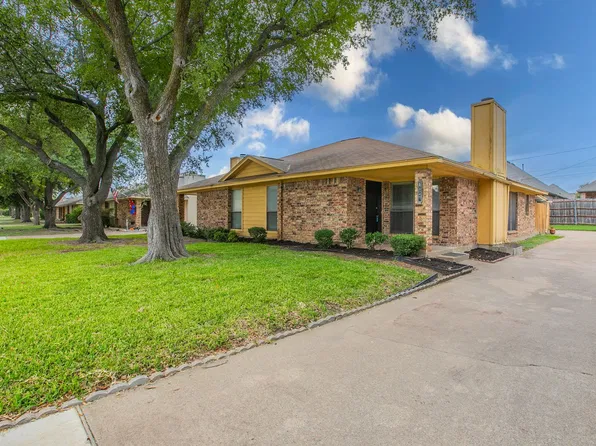 6847 Sierra Dr, North Richland Hills, TX 76180
