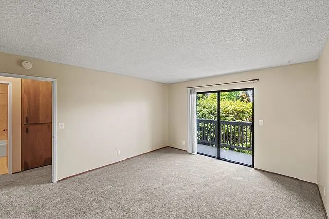 Park Plaza Apartments — Photo 15