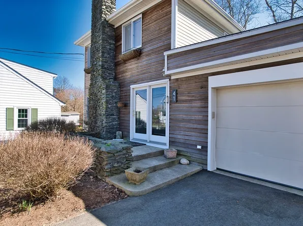 41 Grandview Ave, Fairhaven, MA 02719