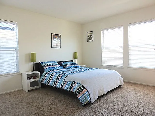 3 bed, 2.5 bath, 1645 sqft, $3,195 — Photo 4