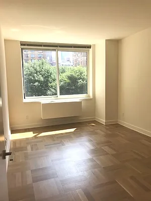 Rented by Windsor Property Management | media 4