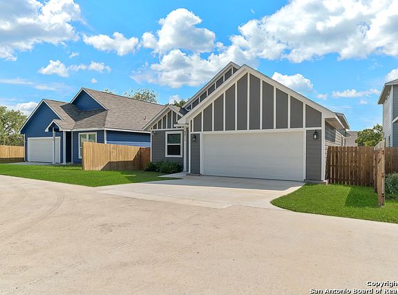 3rd image of 8811 Heath Circle Dr