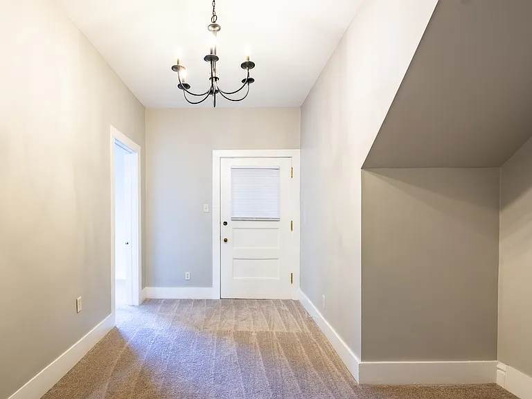 535 W Berry St #2 — Photo 14