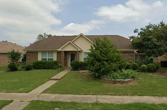 3 bed, 1716 sqft, $1,900 — Photo 1