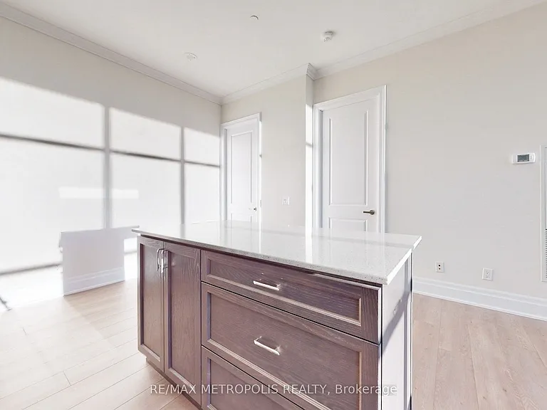 9075 Jane St #Penthouse 08 — Photo 15