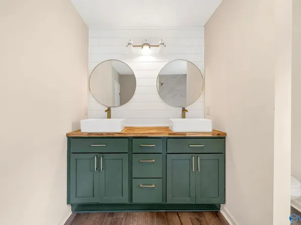 606 Sloss St SE, Hartselle, AL 35640