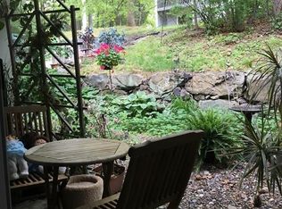 10 Beals Cove Rd APT A, Hingham, MA 02043