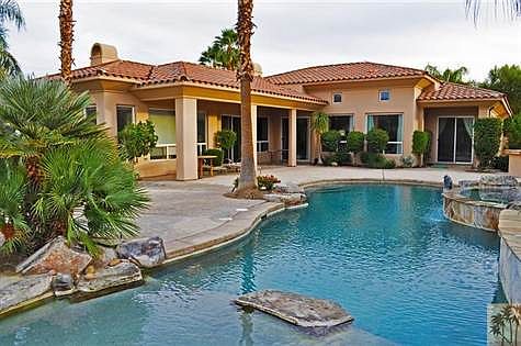 Outdoor living in the desert