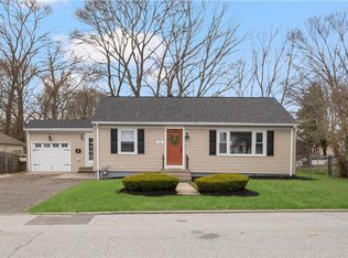 11 Creekwood Dr, Warwick, RI 02886