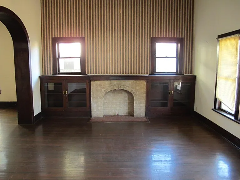 1008 E Austin St — Photo 10