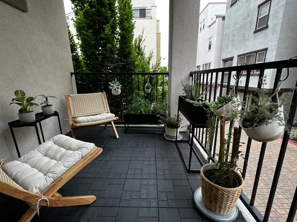 453 Lug Ln, Sacramento, CA 95818