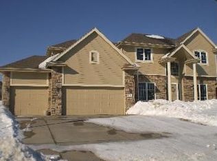 18702 Van Camp Dr, Omaha, NE 68130