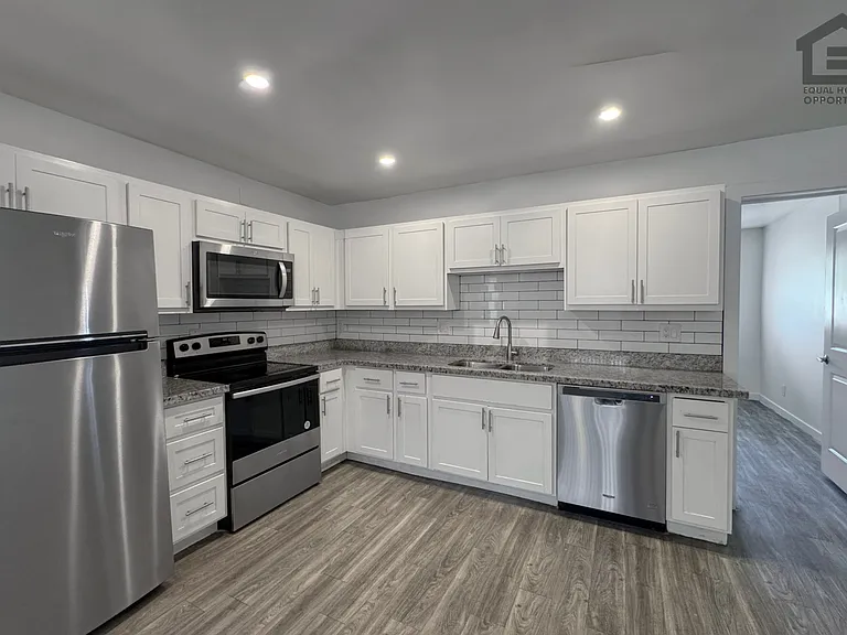 1336 E Willetta St — Photo 42