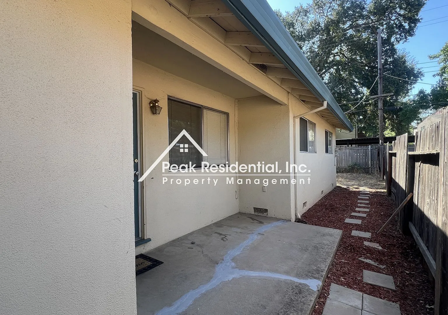 Charming Citrus Heights 2bd/1ba Home with 1 Car Garage — Photo 3