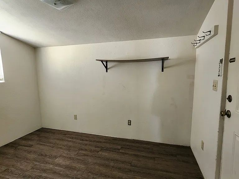 418 S Wc Riles St — Photo 12