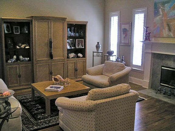 2nd image of 1104 Old Bridge Ct
