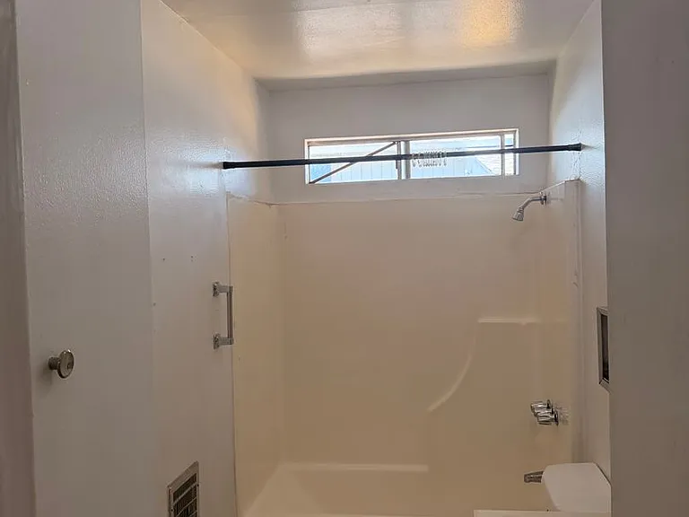 24 Short St — Photo 6