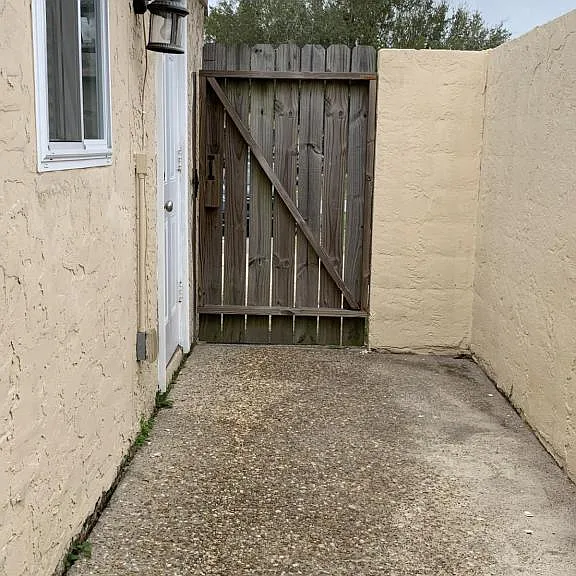 6210 Pridgen St — Photo 37