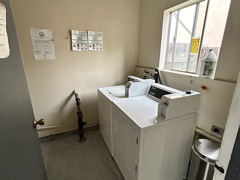 582 Mariposa Ave #5 — Photo 20