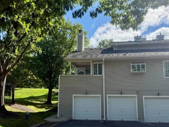 64 Bentley Ct, Bedminster, NJ 07921