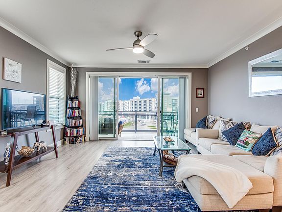 5th image of 3517 Windhaven Pkwy #1410