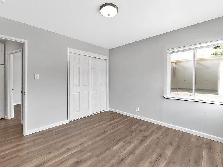 745 Liberty St — Photo 10