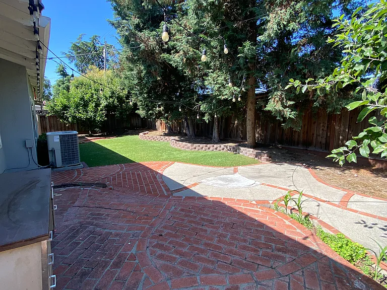 370 Colville Dr — Photo 36