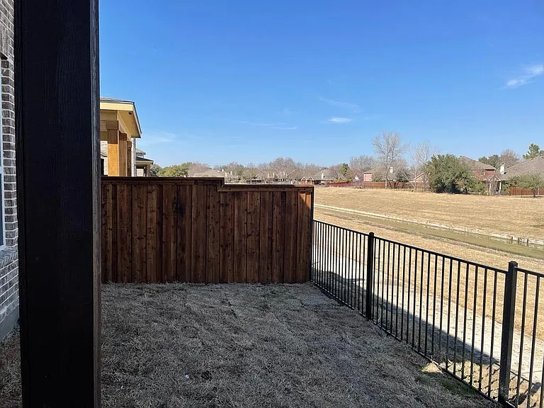 9914 Michael Irvin St — Photo 16