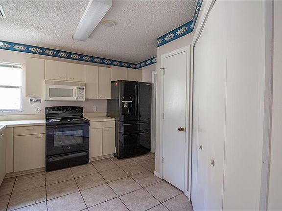 4th image of 1330 Balboa Ct
