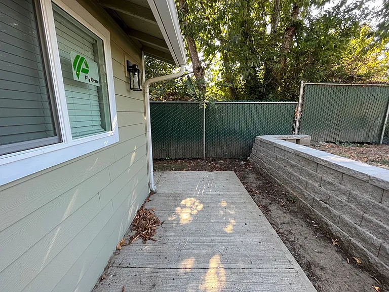 193 Rosewood Dr NW — Photo 18