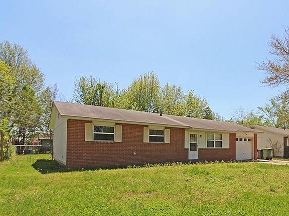 3rd image of 1304 W Acorn Dr