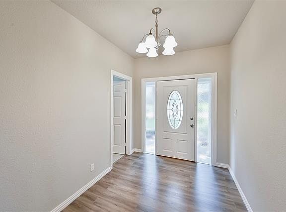 3rd image of 4405 Valleycrest Dr