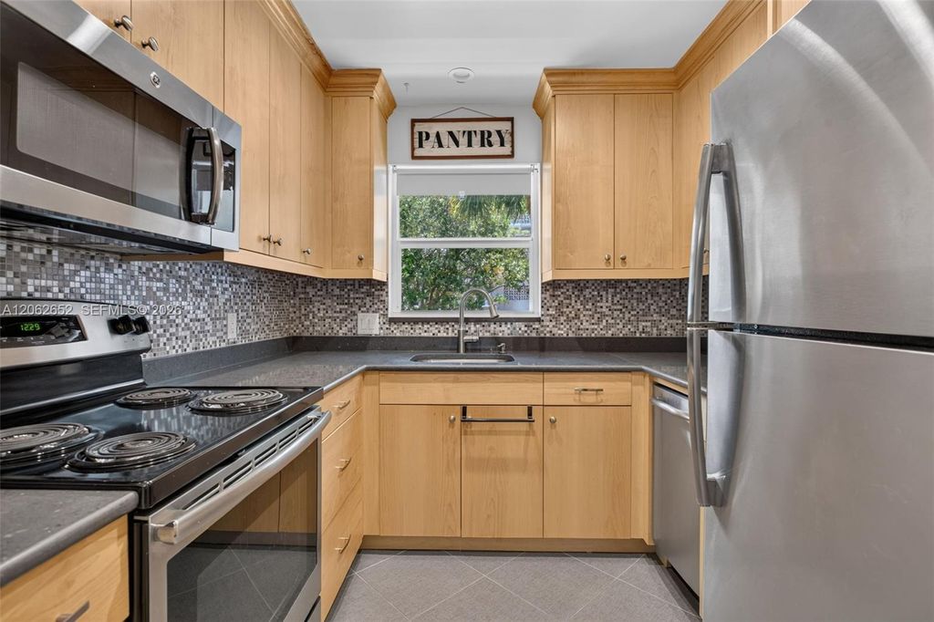 2870 NE 14th Street Cswy APT 203C, photo 8