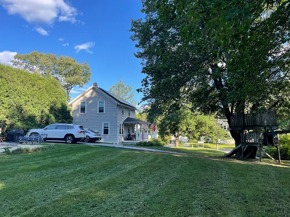 54 Scott Rd